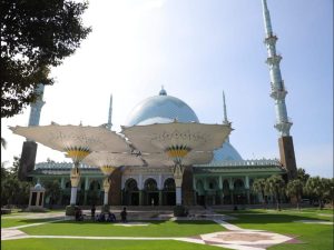 Wisata Kota Tangerang. paket tour murah, paket wisata murah, sewa bus jakaarta, sewa alphard depok, rental bus jakarta, rental alphard jakarta, sewa bus murah