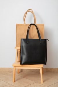 Tas Produksi Lokal, Kualitas Global: Pilihan Tepat untuk Gaya dan Fungsi