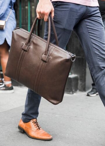 Produksi Tas Stylish dan Fungsional untuk Promosi Bisnis Anda