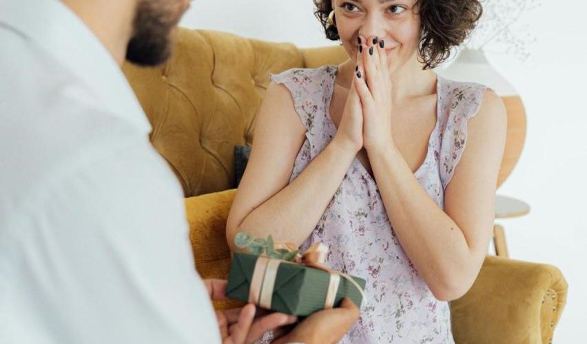 Memberikan Paket Spa atau Voucher Pengalaman untuk Pasangan di Hari Valentine