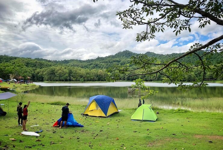 https://hilltopcamplembang.com/tempat-camping-di-lembang-bandung-murah/