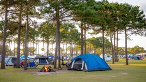 https://hilltopcamplembang.com/tempat-camping-di-lembang-bandung-murah/